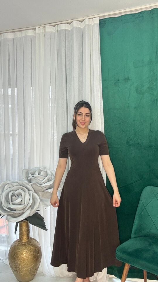 Kahverengi V yaka modal kumaş günlük şık elbise 42
