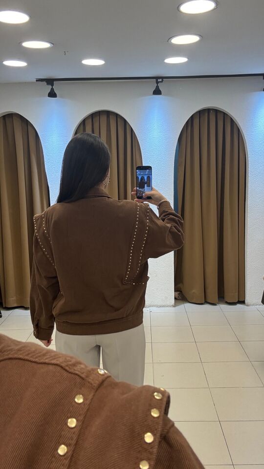 KAHVERENGİ ZIMBA DETAYLI SÜET CEKET