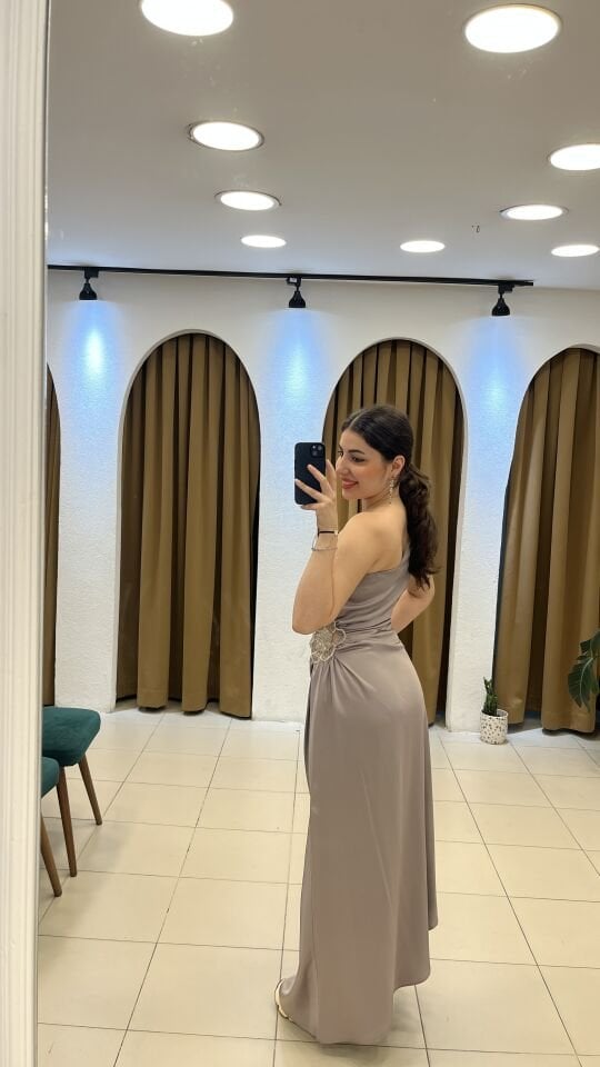 VİZON TEK KOL ASİMETRİK KESİM ABİYE