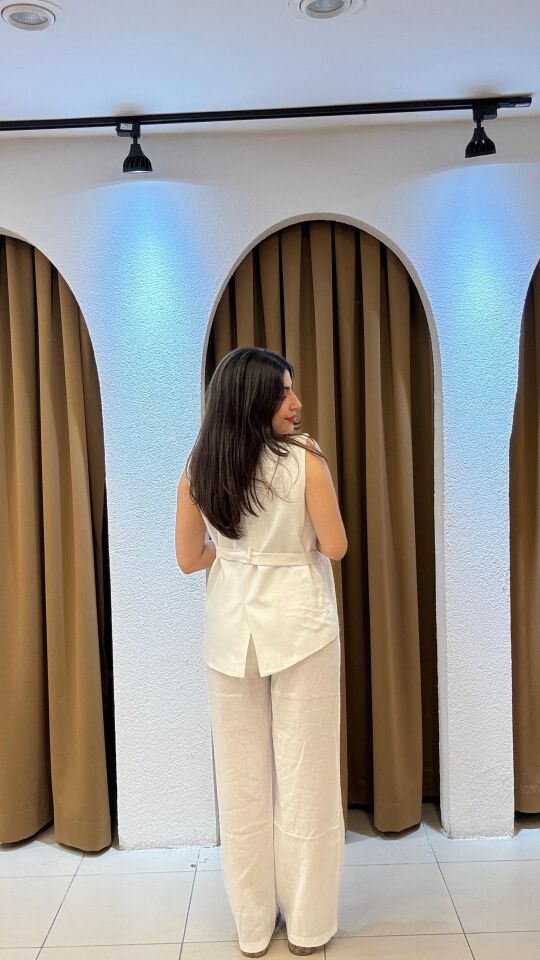 BEYAZ YELEKLİ TAKIM