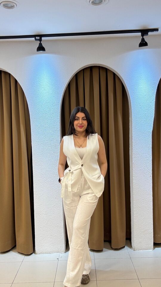 BEYAZ YELEKLİ TAKIM