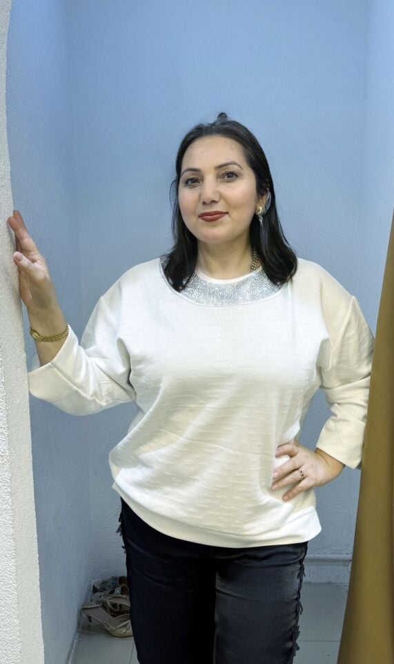 BEYAZ BUKLET TRİKO KAZAK