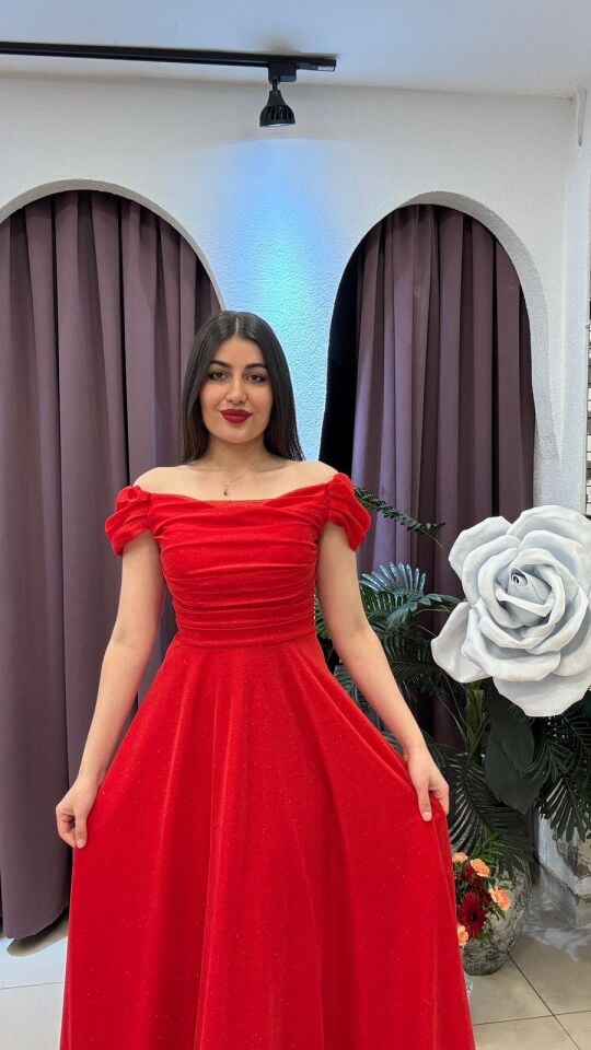 KIRMIZI OMUZ DETAYLI IŞILTILI ELBİSE 36