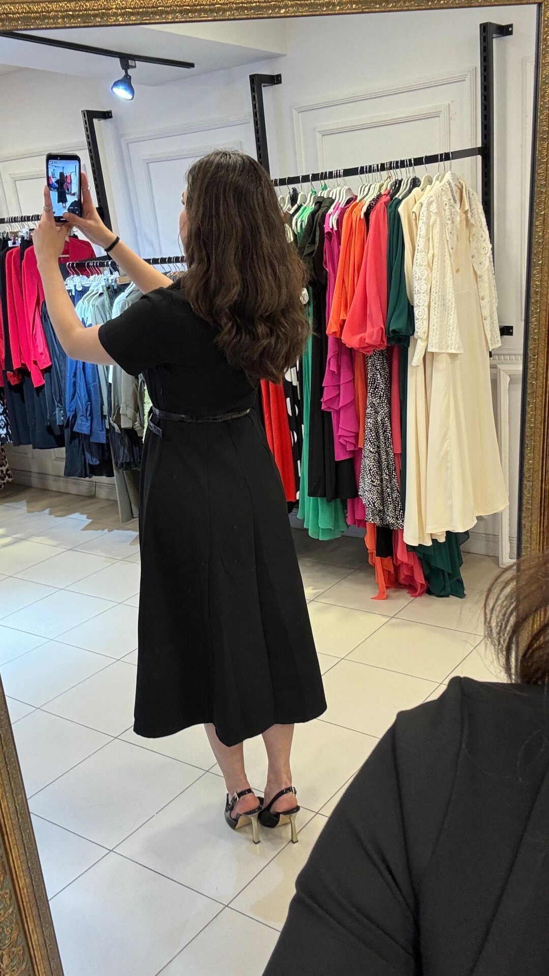 SİYAH MİDİ BOY ELBİSE