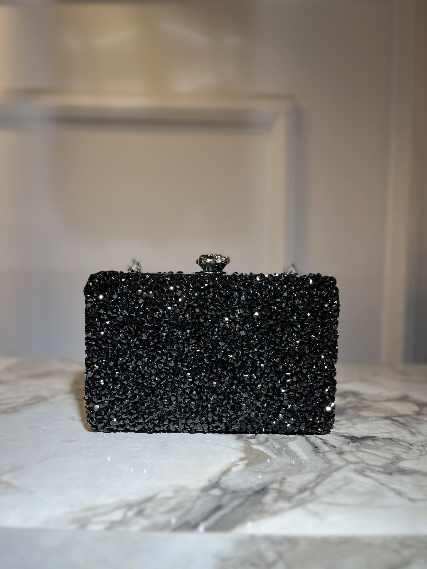 SİYAH GÜL KAPAK TAŞ ÇANTA