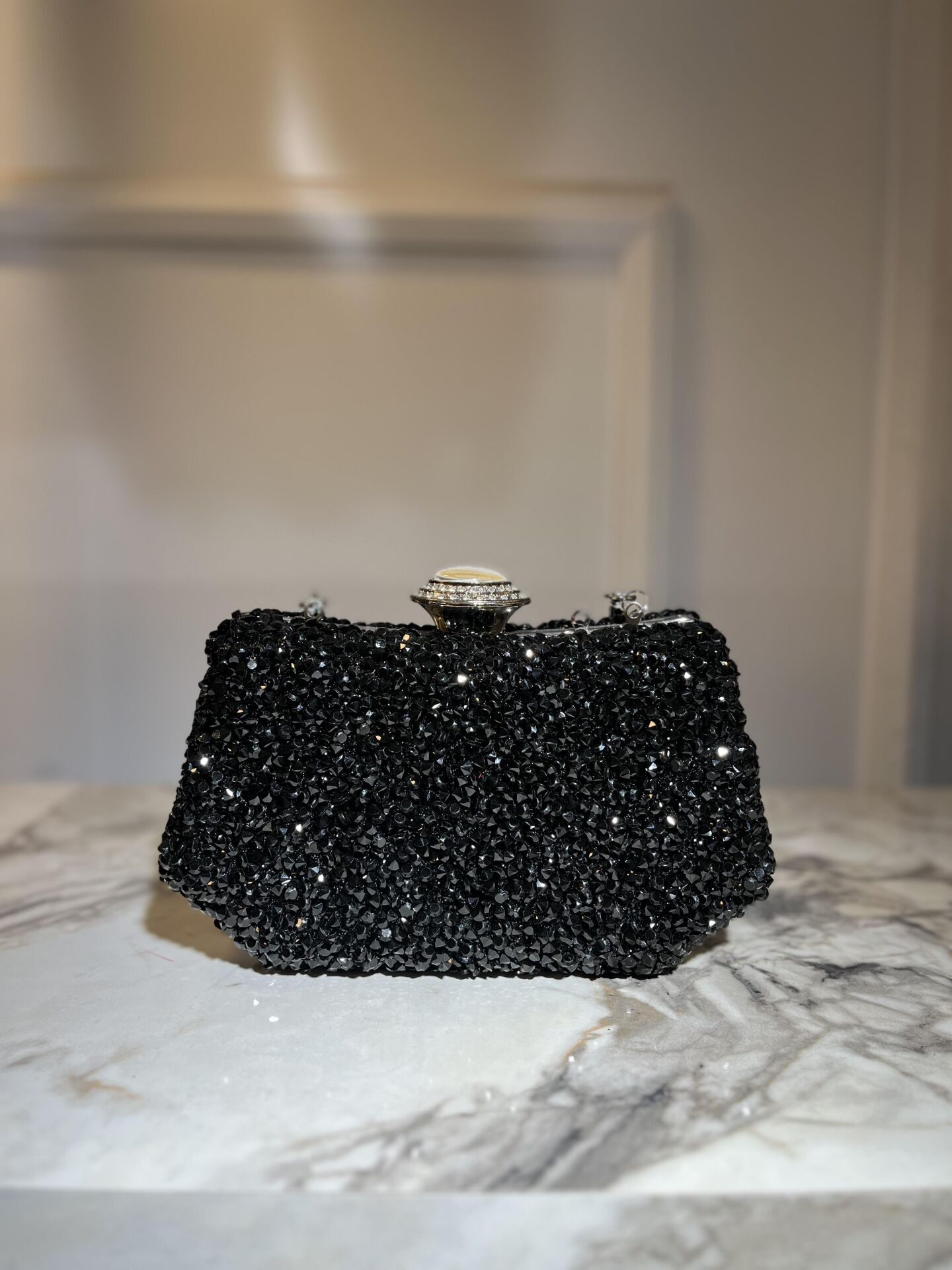 SİYAH DEKORATİF TAŞ ÇANTA