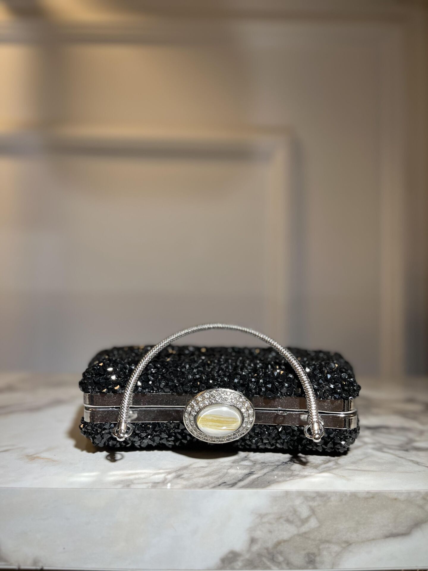 SİYAH DEKORATİF TAŞ ÇANTA