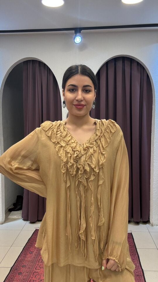 BEJ FIRFIR DETAYLI SALAŞ İPEK TAKIM 52