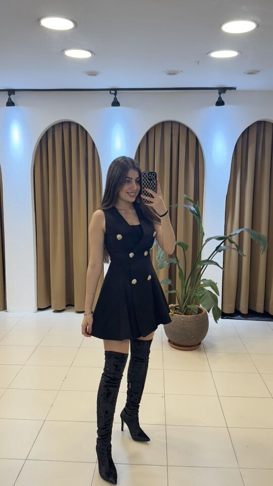 DÜĞME DETAYLI SİYAH MİNİ CEKET ELBİSE