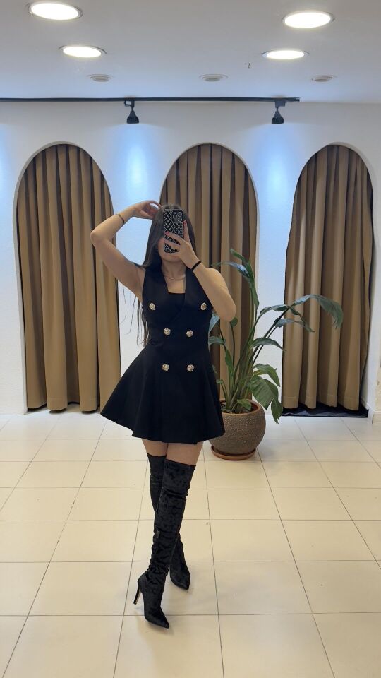 DÜĞME DETAYLI SİYAH MİNİ CEKET ELBİSE
