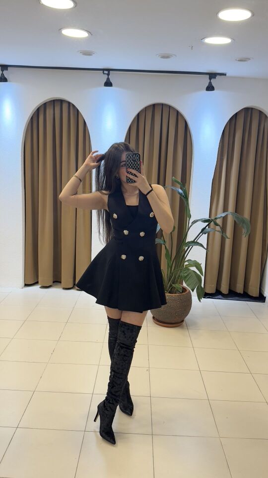 DÜĞME DETAYLI SİYAH MİNİ CEKET ELBİSE