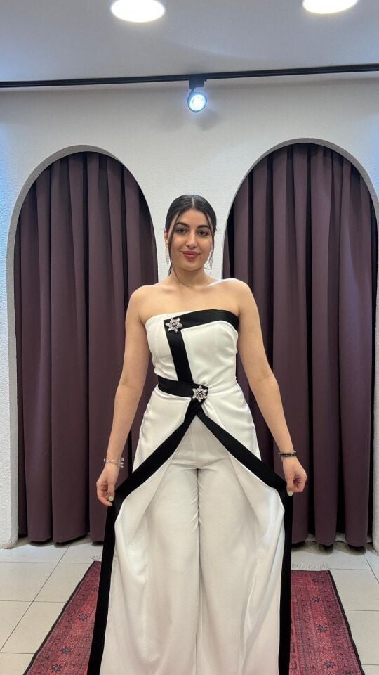 BEYAZ STRAPLEZ ASİMETRİK KESİM TULUM 44