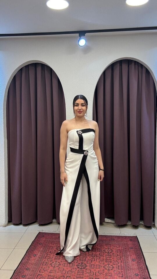 BEYAZ STRAPLEZ ASİMETRİK KESİM TULUM 44