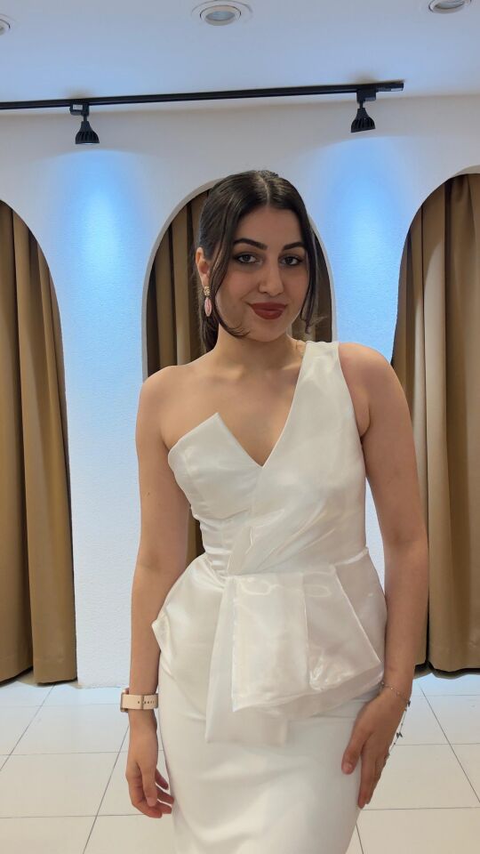 BEYAZ MİDİ BOY ELBİSE