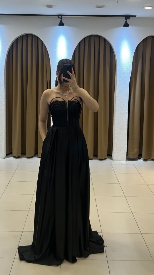 SİYAH SATEN STRAPLEZ UZUN ABİYE