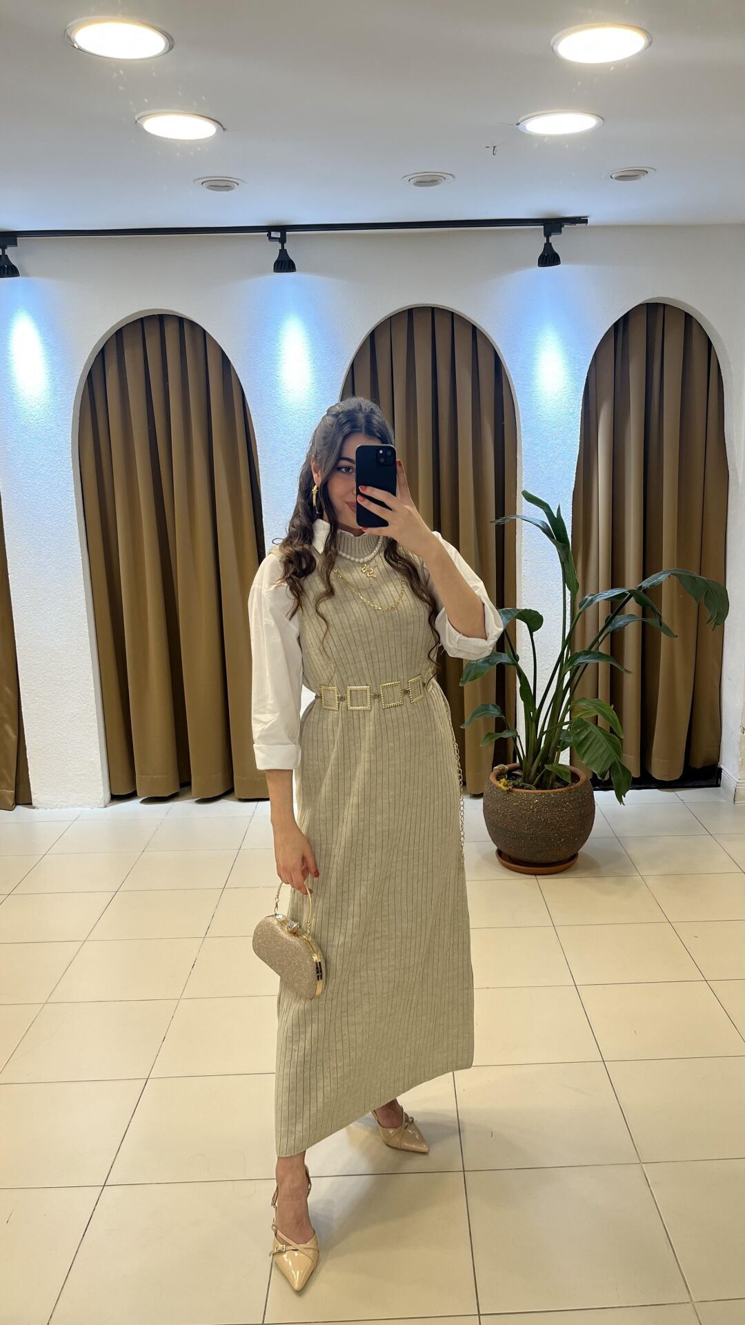 KREM UZUN TRİKO ELBİSE