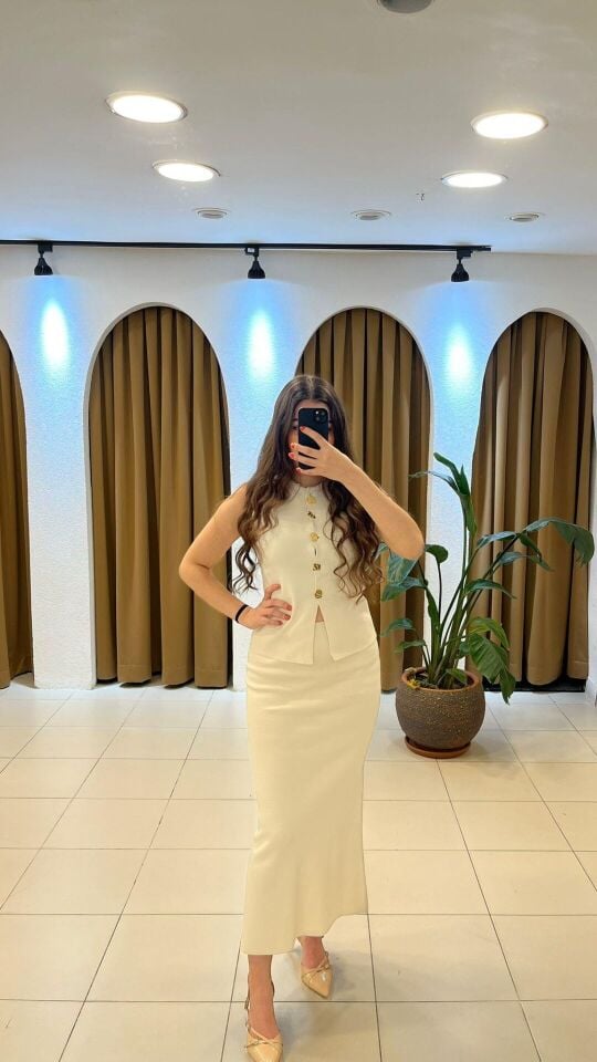 EKRU YELEKLİ DÜĞME DETAYLI UZUN TRİKO ETEK TAKIM