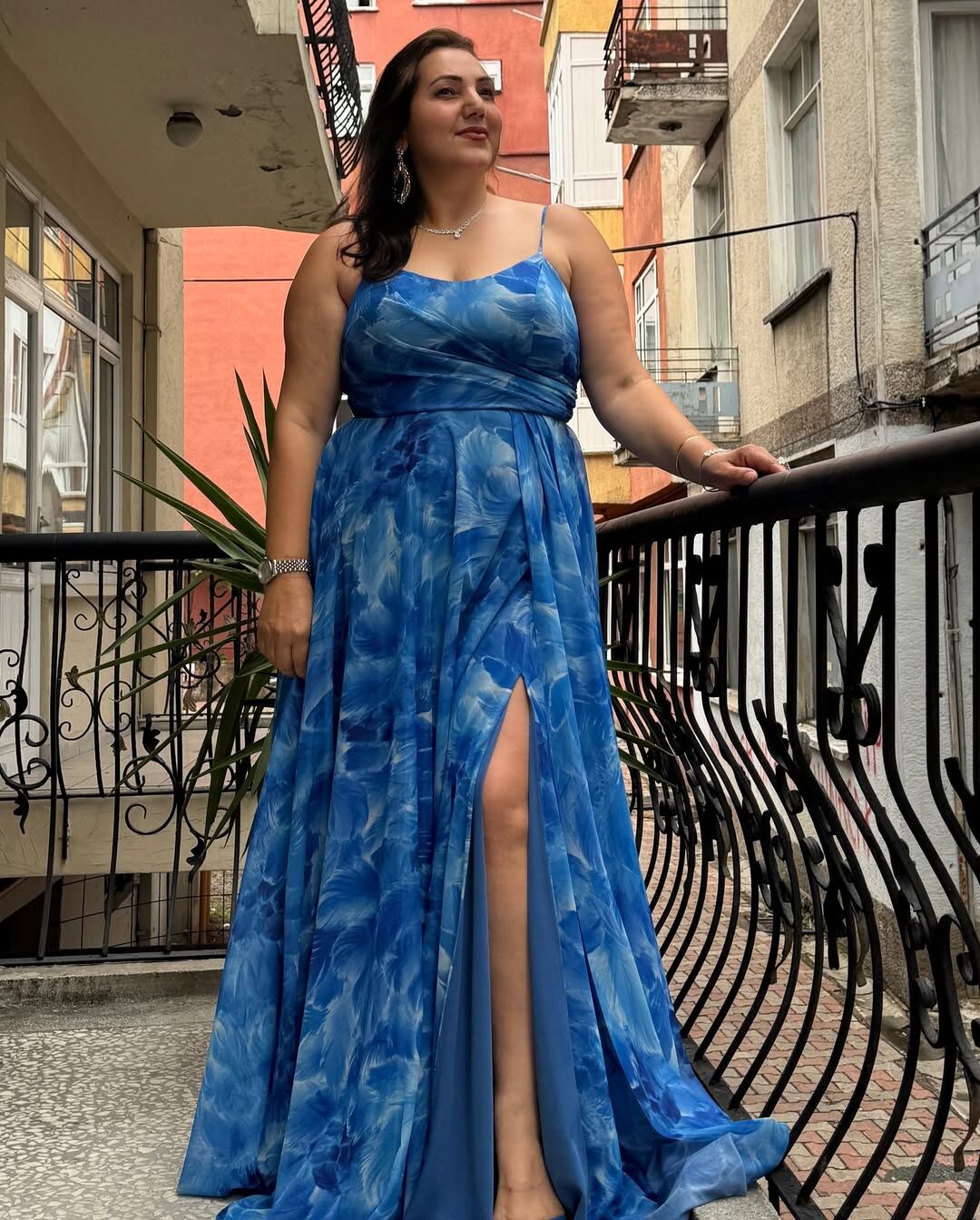 MAVİ İP ASKILI ŞIFON YIRTMAÇLI ABiYE