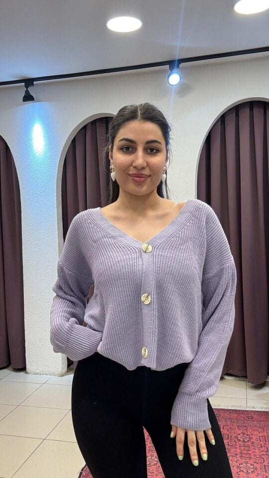 LİLA DÜĞMELİ TRİKO ÖRGÜ KISA HIRKA 42