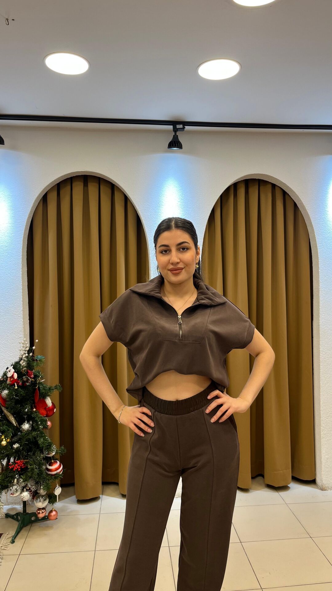 KAHVERENGİ KISA KOLLU EŞOFMAN TAKIMI