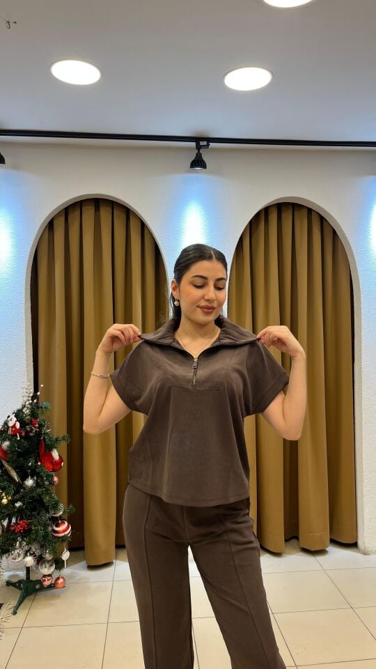 KAHVERENGİ KISA KOLLU EŞOFMAN TAKIMI