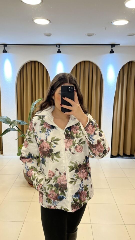 BEYAZ KAPİŞONLU ÇİFT TARAFLI ŞİŞME MONT 3XL