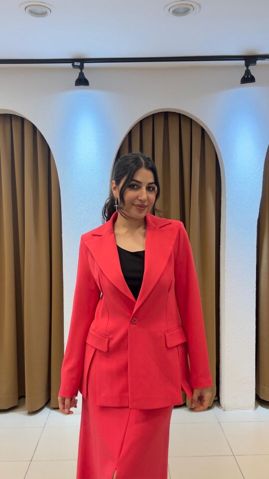 NARÇİÇEĞİ YIRTMAÇLI ETEKLİ CEKET TAKIM