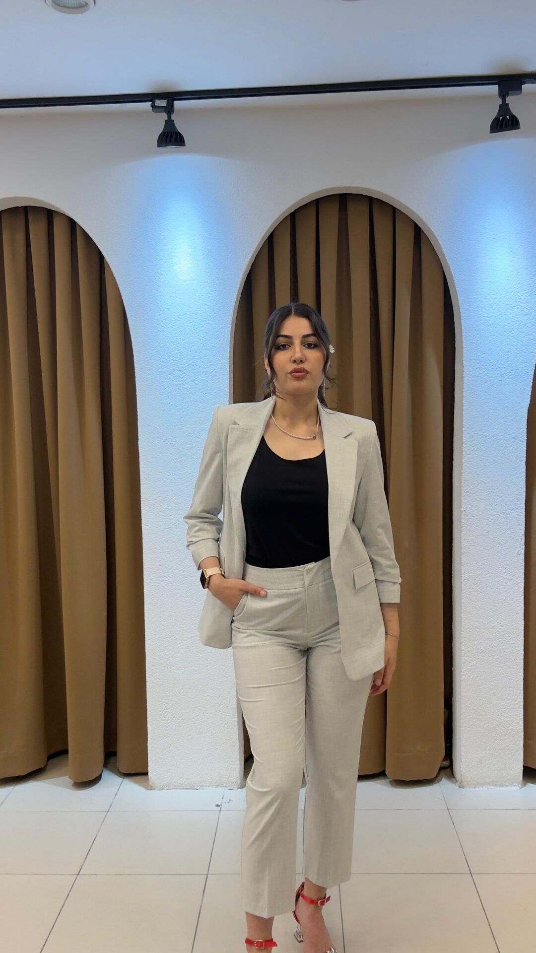 GRİ  CEKETLİ TAKIM