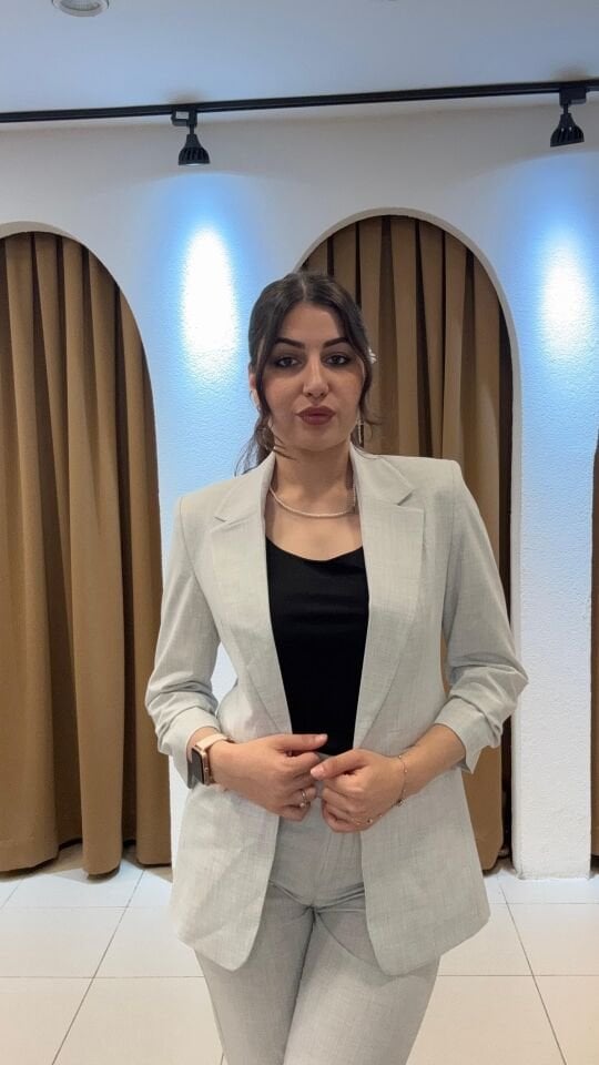 GRİ  CEKETLİ TAKIM