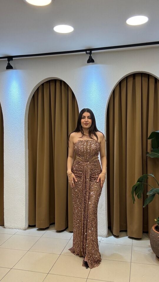 GOLD STRAPLEZ ÖNDEN KUYRUKLU PAYETLİ ABİYE