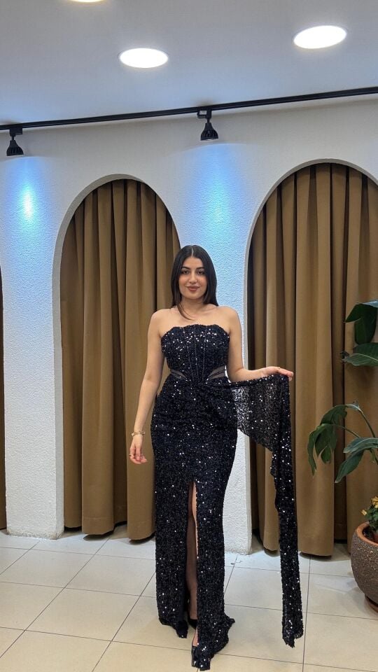 LACİVERT STRAPLEZ ÖNDEN KUYRUKLU UZUN PAYETLİ ABİYE