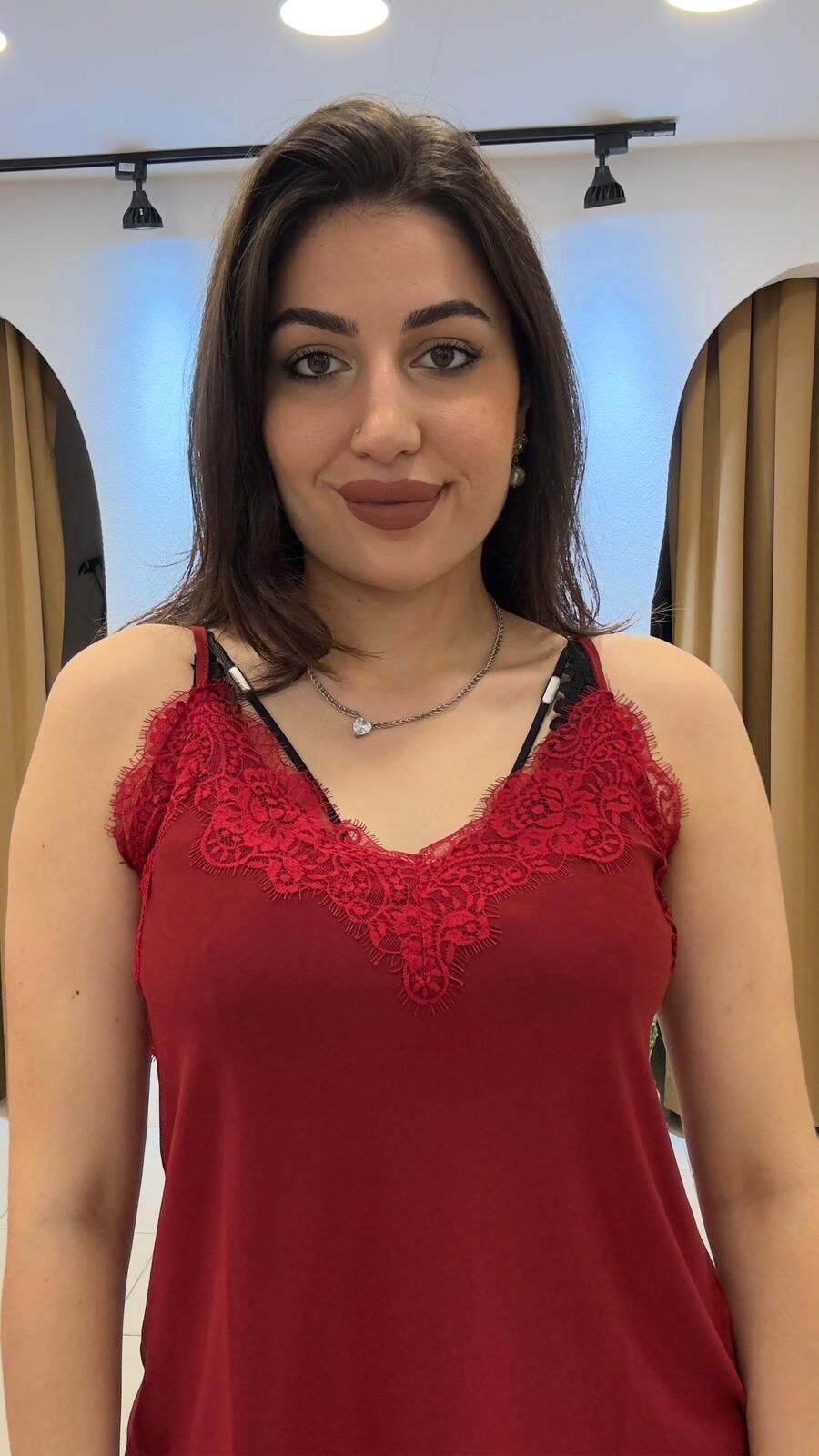 KIRMIZI İP ASKILI DANTELLİ ATLET