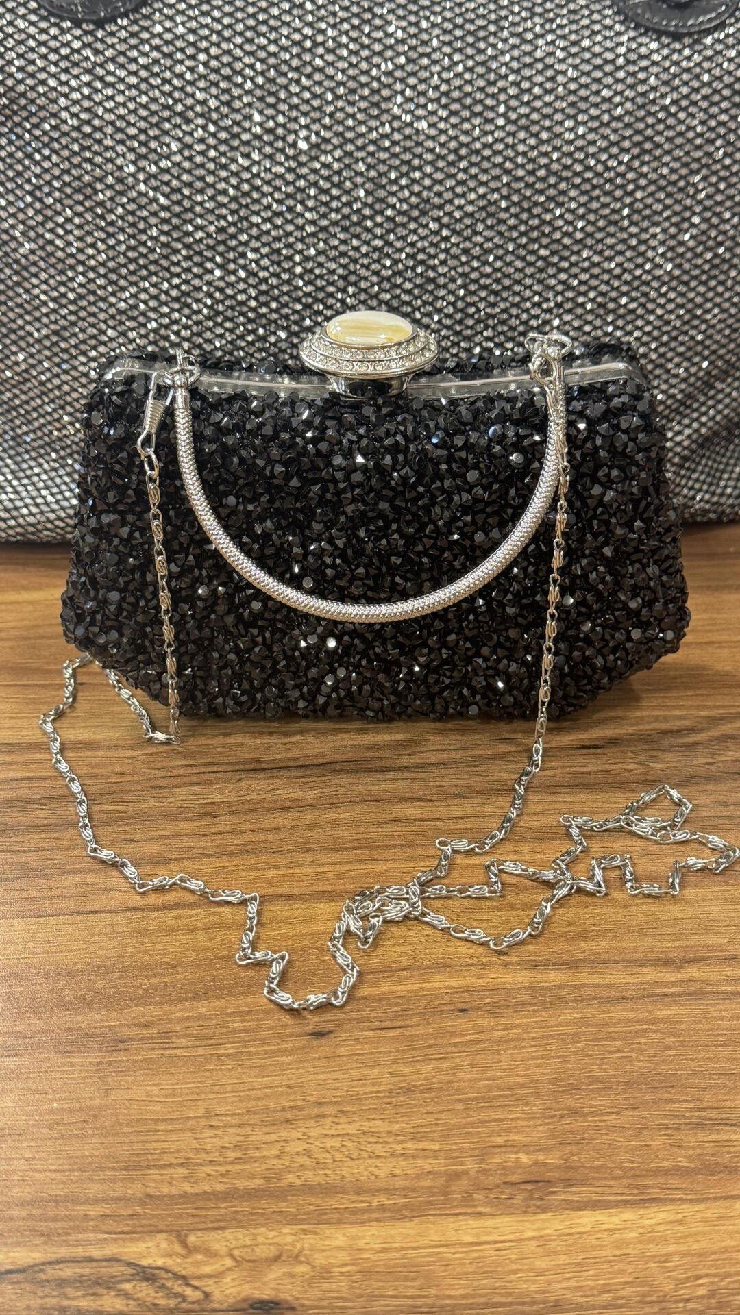 SİYAH ALTIN KAPAKLI ÇANTA