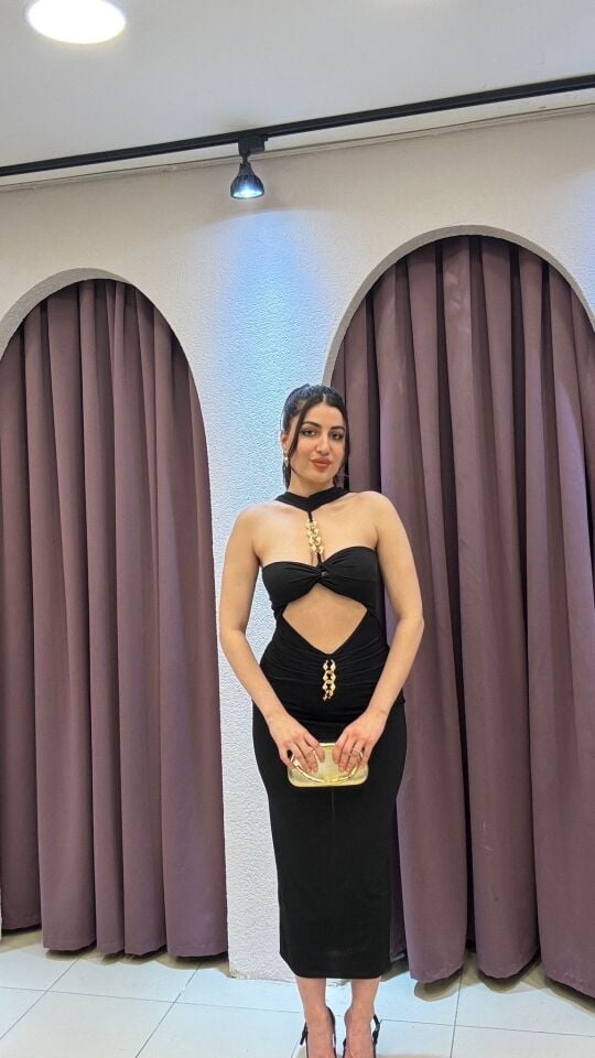 Siyah Gold Aksesuar Detaylı Cut Out Midi Abiye Elbise XL