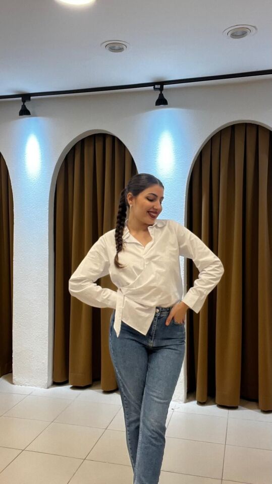 BEYAZ ÇAPRAZ DÜĞMELİ   GÖMLEK