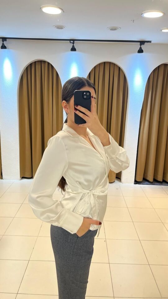 BEYAZ ÇAPRAZ BAĞLAMALI GÖMLEK