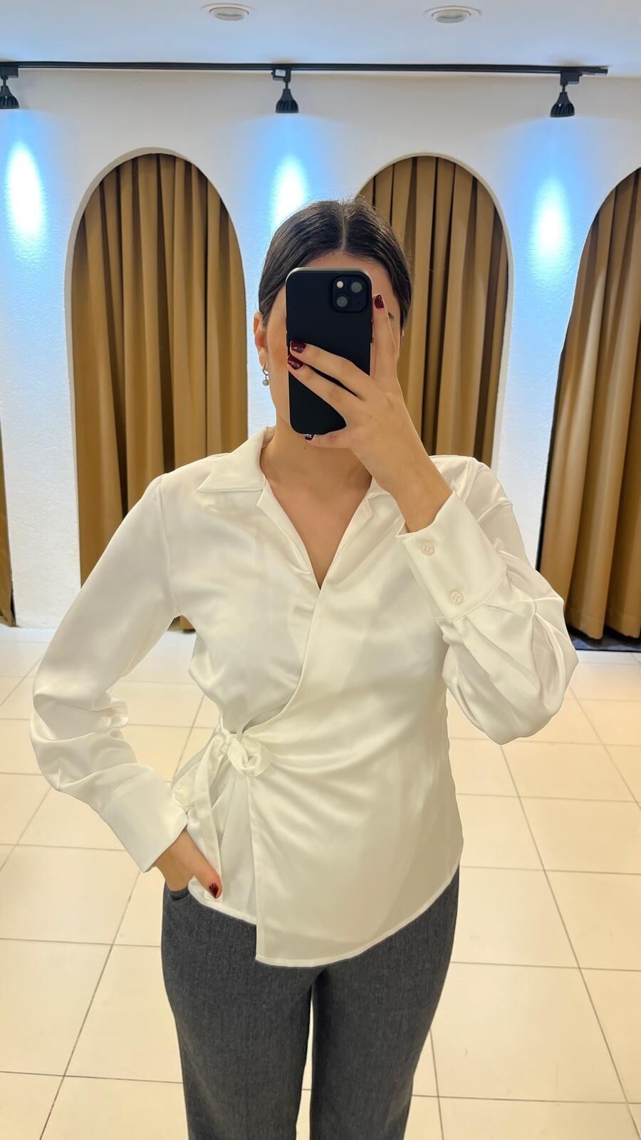 BEYAZ ÇAPRAZ BAĞLAMALI GÖMLEK