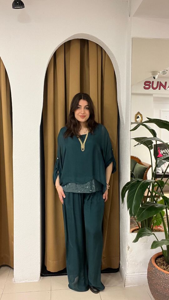 ZÜMRÜT YEŞİLİ ŞİFON TAKIM