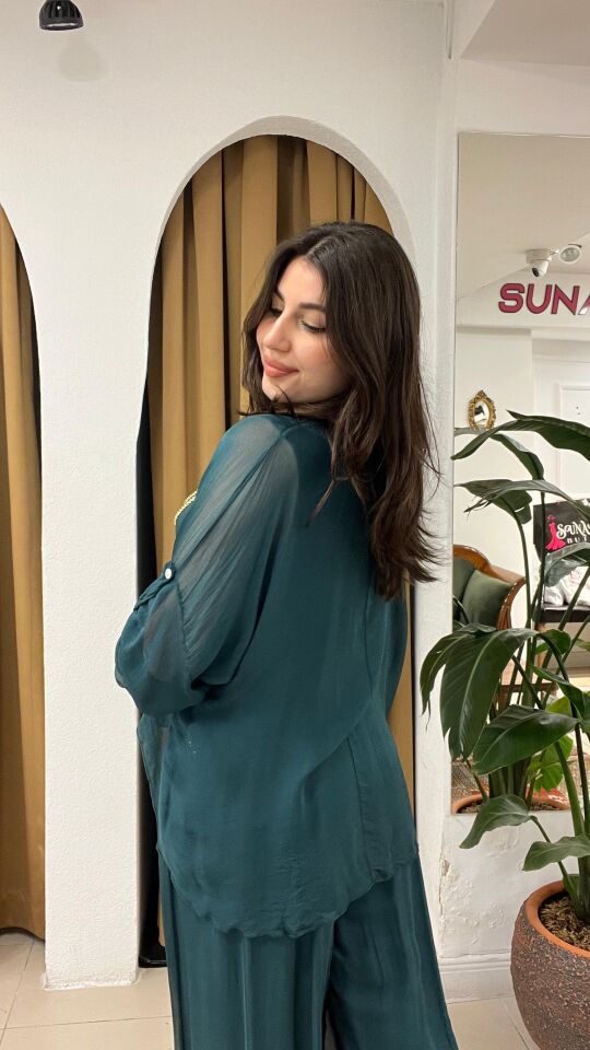 ZÜMRÜT YEŞİLİ ŞİFON TAKIM