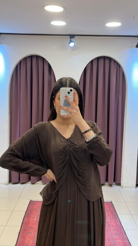 KAHVERENGİ İÇİ ASTAR DETAYLI ÜSTÜ TÜL UZUN ELBİSE Standart