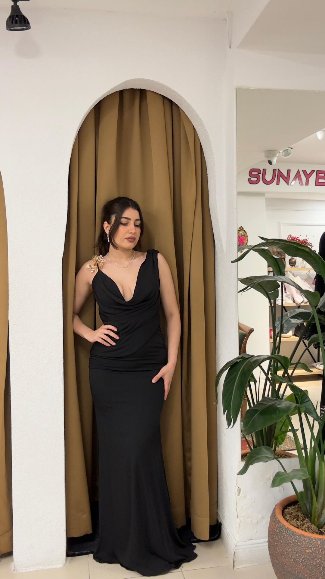 SİYAH DEGAJE YAKA ABİYE