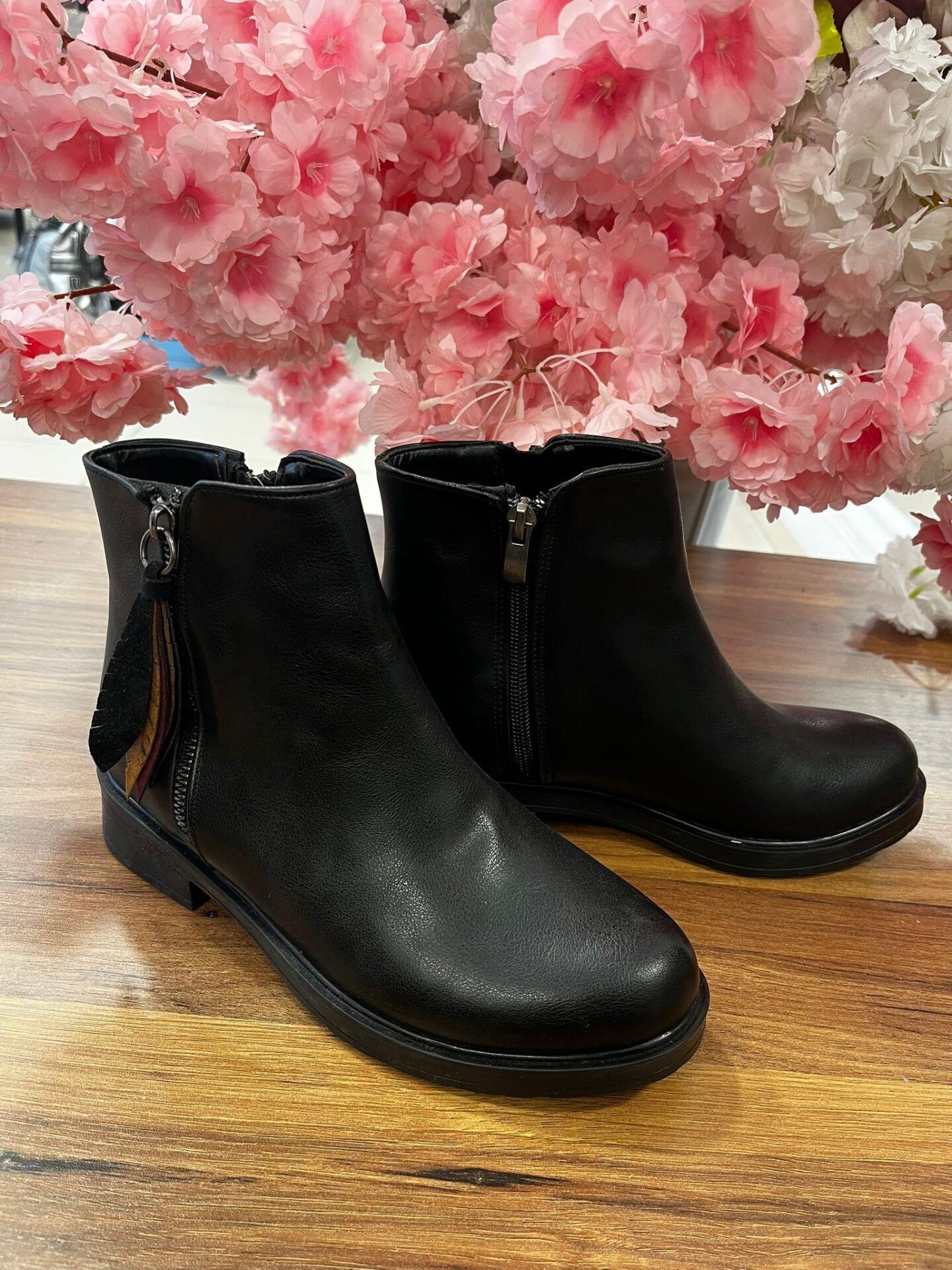 SİYAH SÜET BAĞCIKLI SİYAH BOT