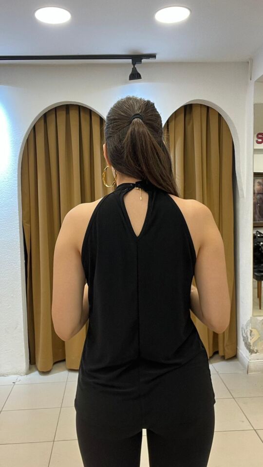 SİYAH HALTER YAKA BLUZ