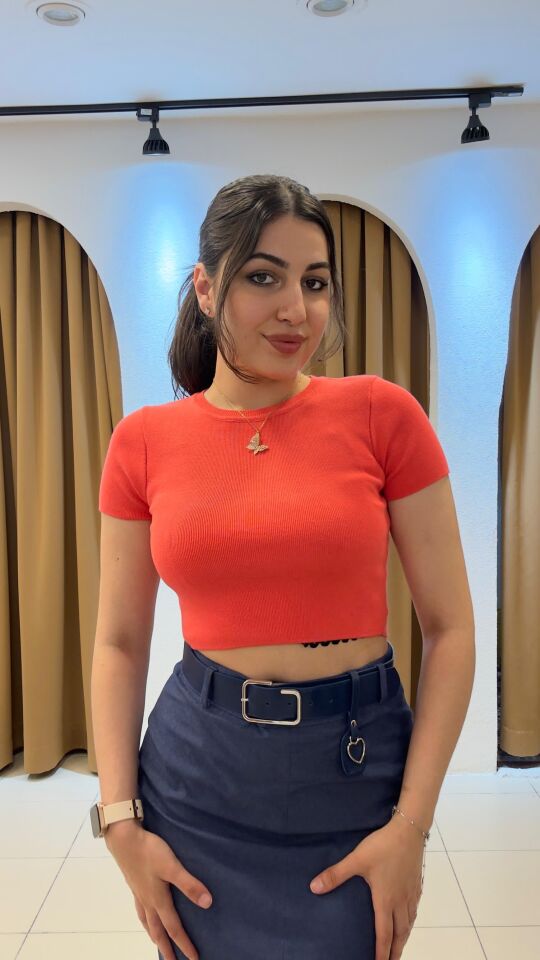 NARÇİÇEĞİ KISA KOLLU T-SHİRT