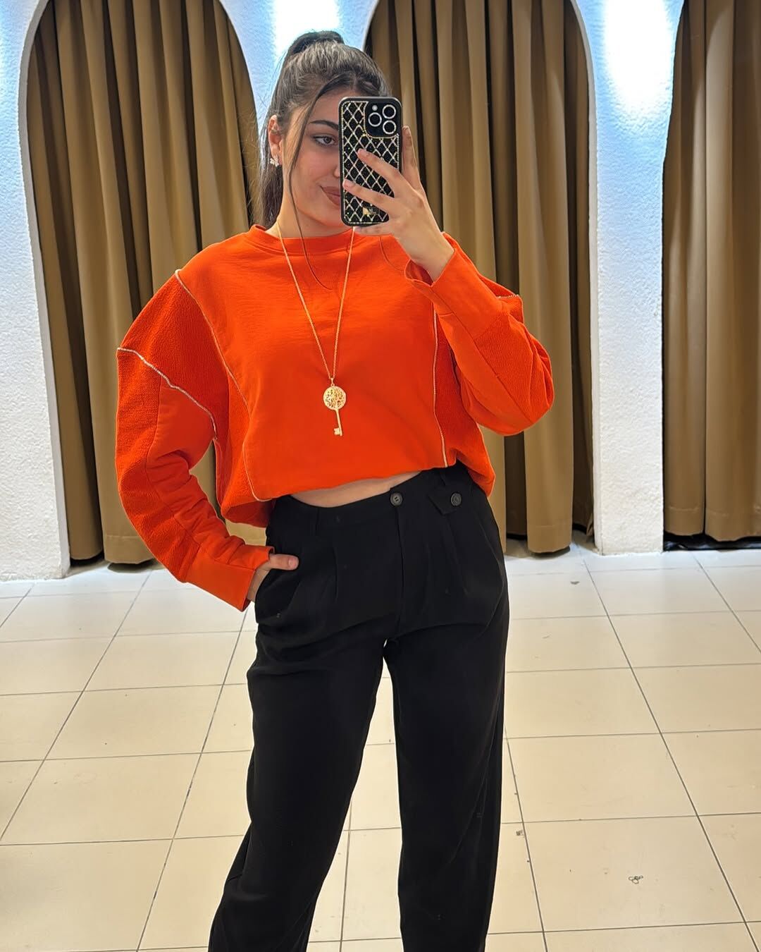 SİYAH HAVUÇ PAÇA DÜĞMELİ PANTOLON