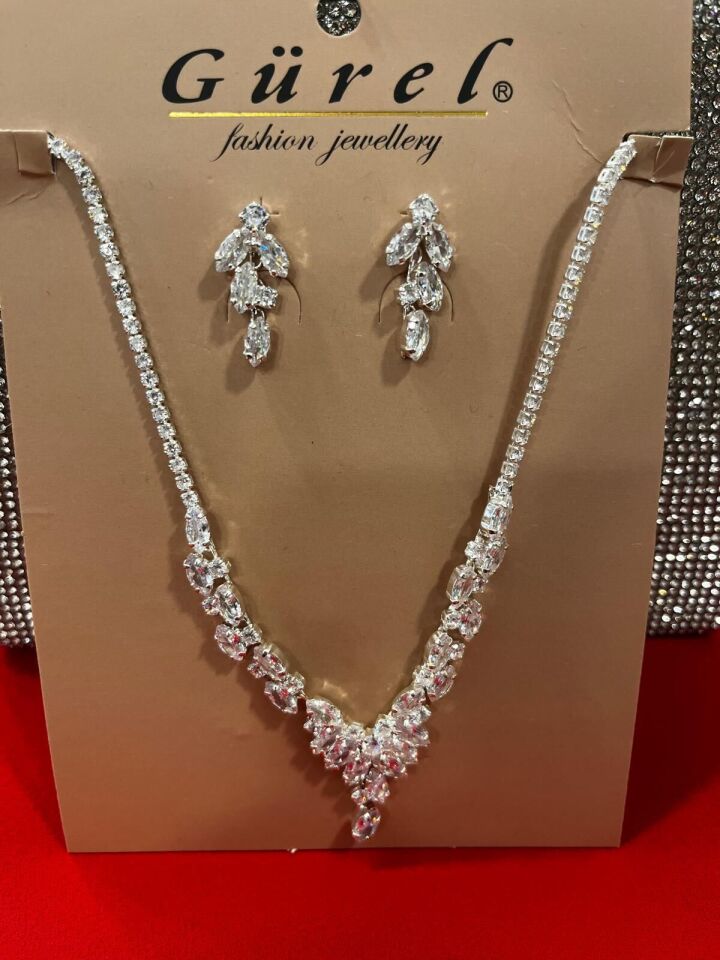 GÜMÜŞ KRİSTAL TAŞ TAKI SETİ