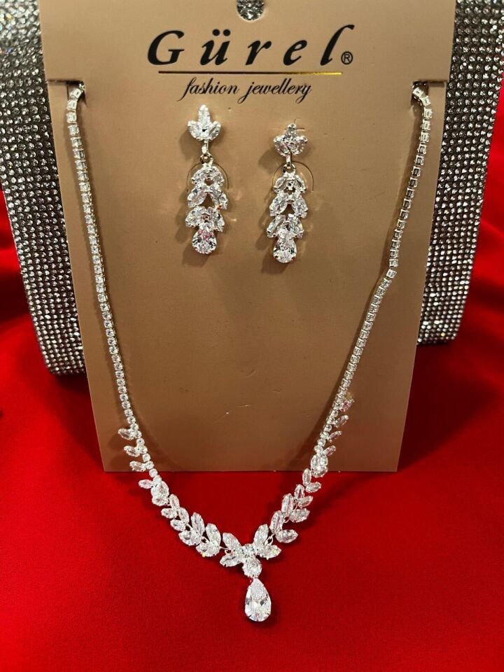 GÜMÜŞ KRİSTAL TAŞ TAKI SETİ