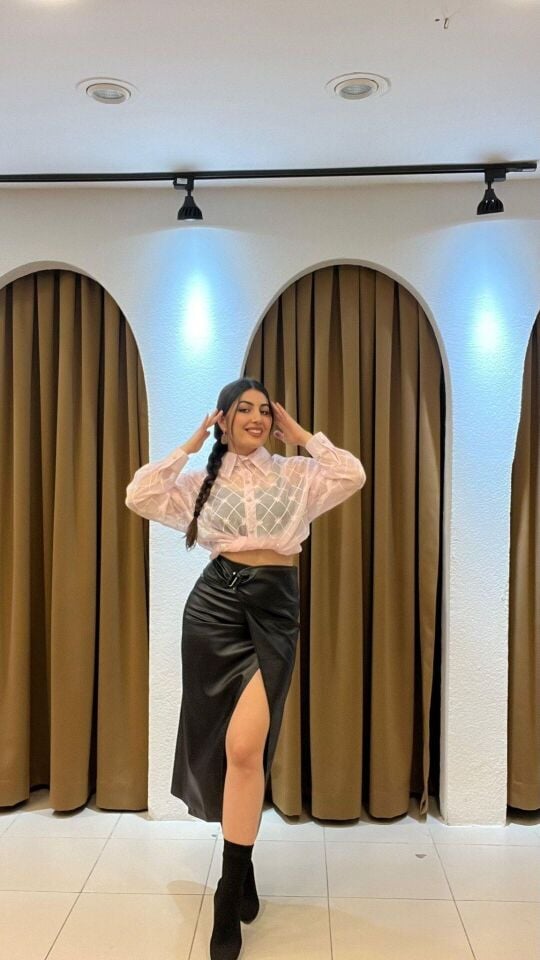 SİYAH DERİ YIRTMAÇLI ETEK