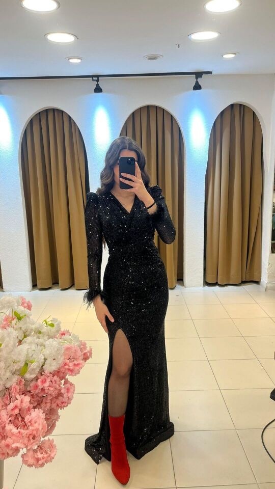 SİYAH PAYETLİ YIRTMAÇLI ABİYE