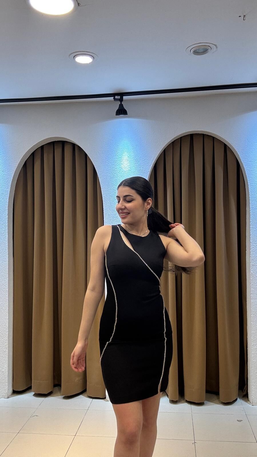 SİYAH TAŞ DETAYLI KALEM MİNİ ABİYE